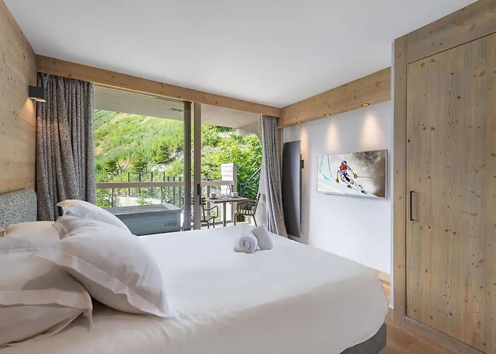 Moderne A Avec Terrasse Et Parking - Fr-1-562-75