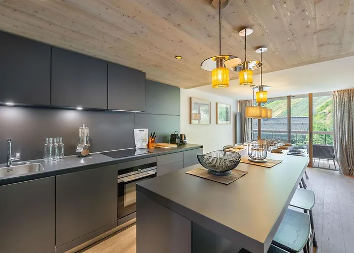 Moderne A Avec Terrasse Et Parking - Fr-1-562-75 * Courchevel