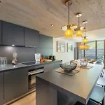 Moderne à Avec Terrasse Et Parking - Fr-1-562-75 Courchevel