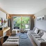 Moderne à Avec Terrasse Et Parking - Fr-1-562-75 * Courchevel